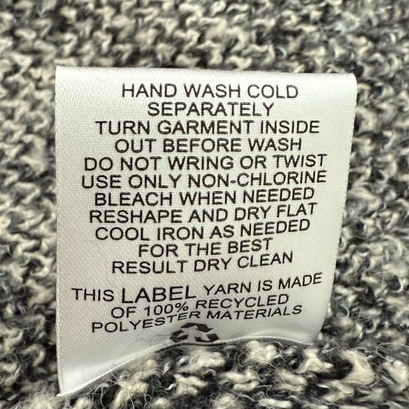 Hippie Rose Charcoal Skull V-Neck Cropped Sweater Size Medium - Picture 9 of 9